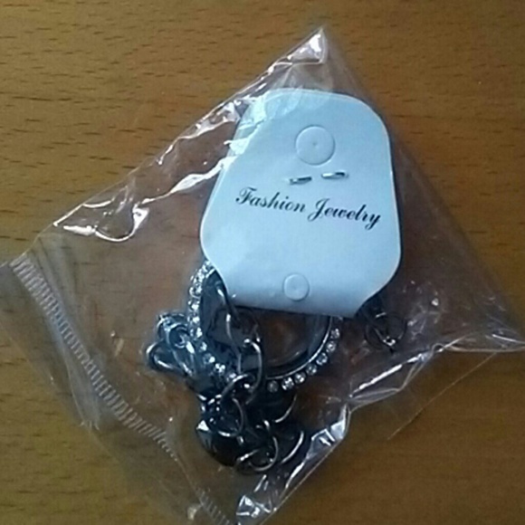 Bracelets - Picture 4 of 4